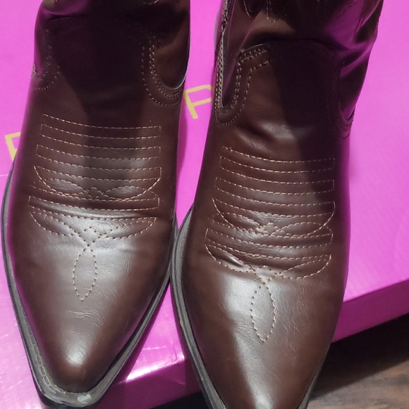 Rampage Cowboy Boots - Picture 6 of 7